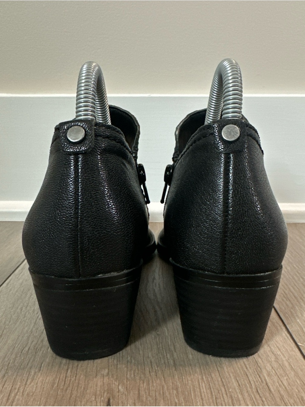 Naturalizer Zarie Womens Size 7.5 W Black Leather Ankle Booties Zip-Up Boots - Picture 7 of 12